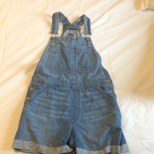 Gap overalls